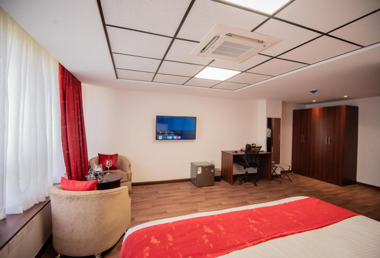 The Crossroads Hotel, Westlands Nairobi Buitenkant foto