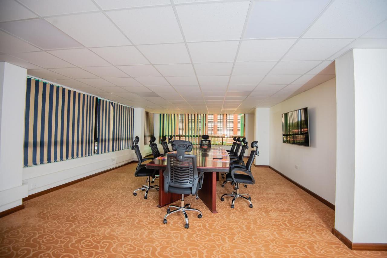 The Crossroads Hotel, Westlands Nairobi Buitenkant foto