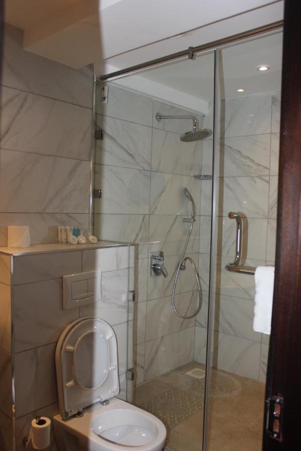 The Crossroads Hotel, Westlands Nairobi Buitenkant foto